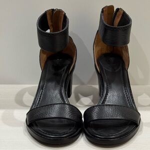Gently used Frye leather sandals.  Size 7.5. Black